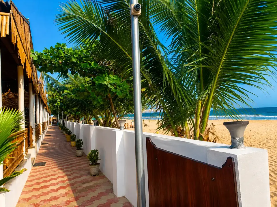 Resort pathway near dining
